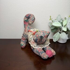 Vintage 1993 Loomco Paisley Fabric Cat Figurine Lace Collar Yarn Ball